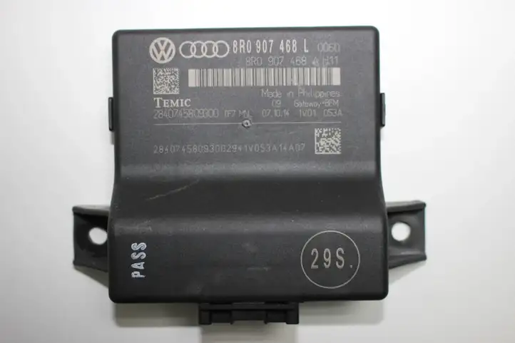 Audi A4 S4 B8 8K (2011 - 2015) 8R0907468L Прочие блоки управления — фото 1