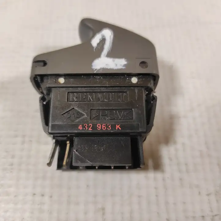 Renault Scenic I (1996 - 2003) 432963K Блок кнопок стеклоподъемников — фото 1