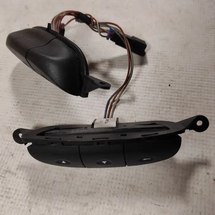 Opel Astra G (1998 - 2004) 90561159 Кнопки на рулевом колесе — фото 1