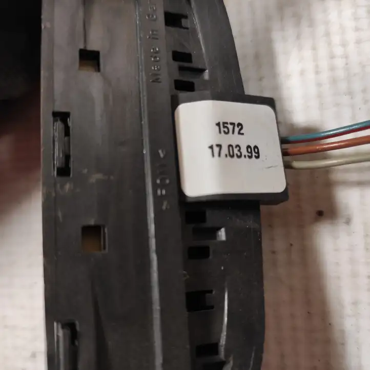 Opel Astra G (1998 - 2004) 90561159 Кнопки на рулевом колесе — фото 3