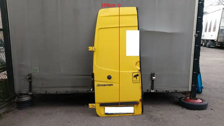 Mercedes-Benz Sprinter W906 (2006 - 2018) 9067400905 Задняя дверь — фото 1