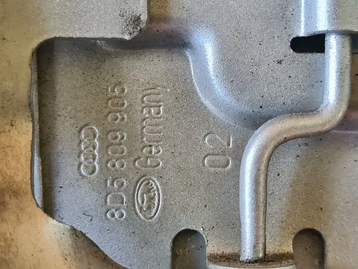 Audi A4 S4 B5 8D (1999 - 2001) 8D5809905 Крышка топливного бака — фото 2