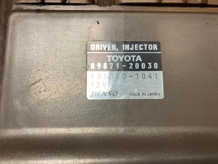 Toyota Corolla E110 (1995 - 2002) 8987120030 Блок управления форсунками — фото 5