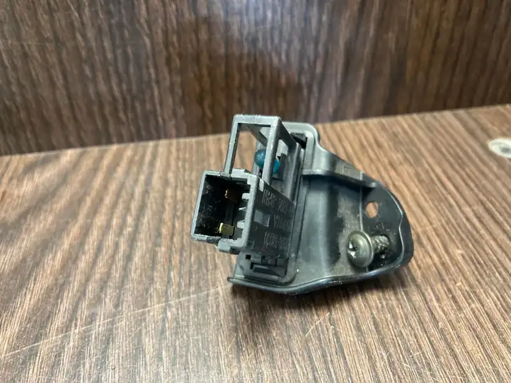 Toyota Corolla Verso E121 (2001 - 2004) 8126033030 Лампа подсветки бардачка — фото 5