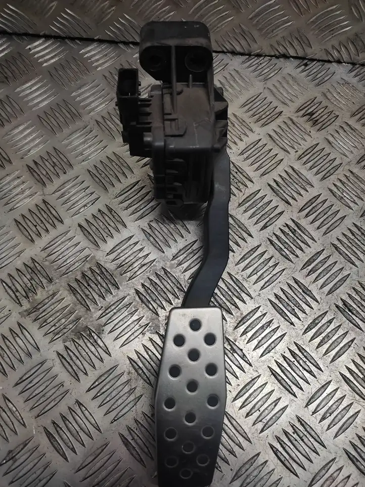 Opel Astra H (2004 - 2009) 24427004 Педаль акселератора — фото 1