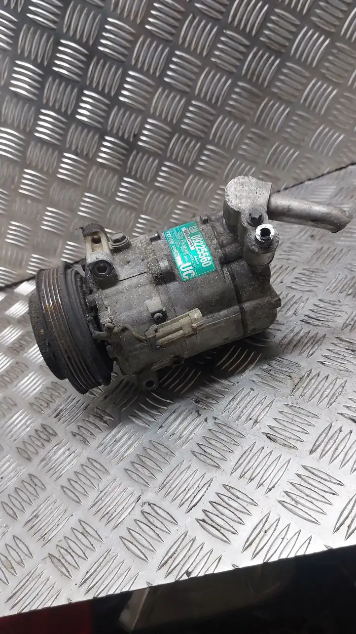 Opel Vectra C (2005 - 2009) 09225560 Компрессор (насос) кондиционера воздуха — фото 1