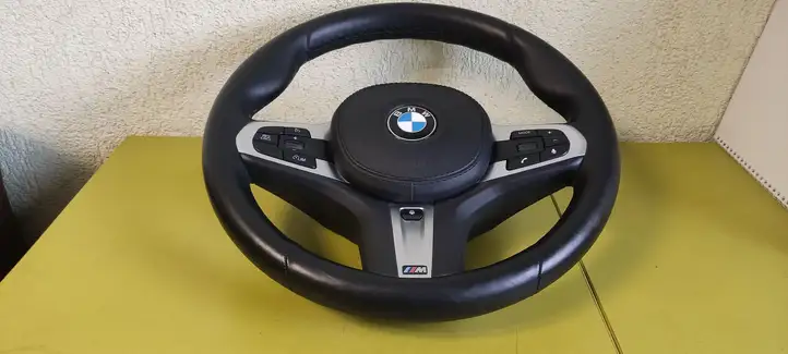 BMW 5 G30 G31 (2016 - ) Руль — фото 9