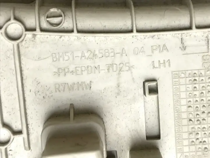 Ford Focus (2015 - 2019) BM51A24582A Верхняя обшивка стойки B — фото 7