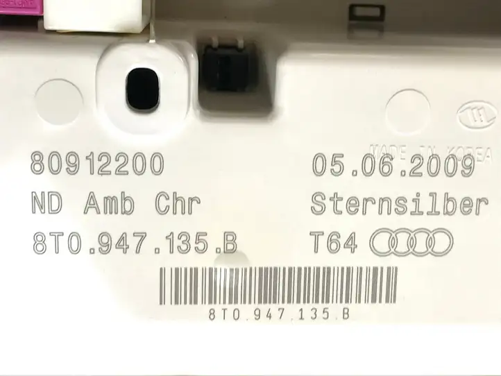 Audi A4 S4 B8 8K (2007 - 2011) 8T0947135B Передняя подсветка — фото 3