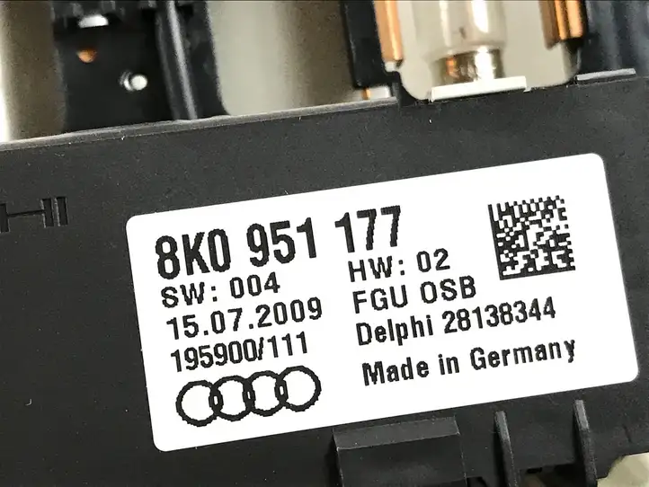Audi A4 S4 B8 8K (2007 - 2011) 8T0947135B Передняя подсветка — фото 4
