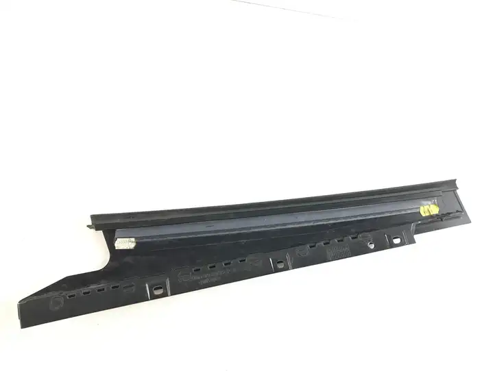 Audi A4 S4 B8 8K (2007 - 2011) 8K0839902P Накладка стекла задней двери — фото 2