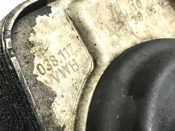 Audi A4 S4 B8 8K (2007 - 2011) 045115389K Кронштейн масляного фильтра — фото 9