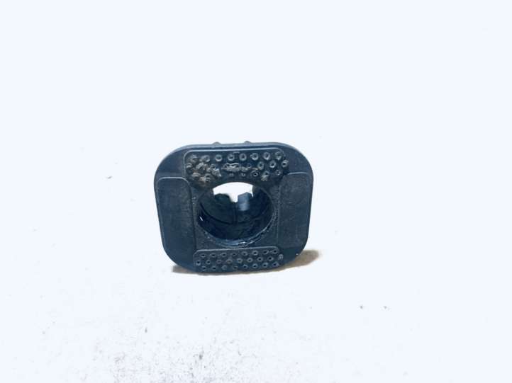 BMW 5 E60 E61 (2004 - 2010)  7065433 Кронштейн заднего датчика парковки (PDC)