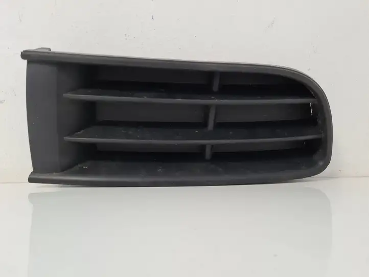 Volkswagen Polo (2001 - 2005) 6Q0853666 Нижняя решетка переднего бампера — фото 1
