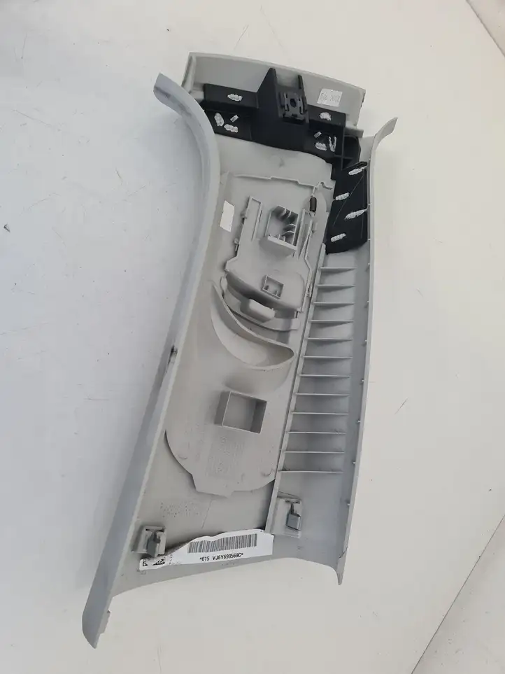 Volkswagen Golf VII (2013 - 2019) 5G4868311 Накладка ремня безопасности — фото 2