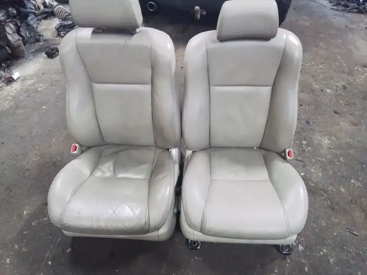 Toyota Avensis T250 (2003 - 2006) Комплект салона — фото 4