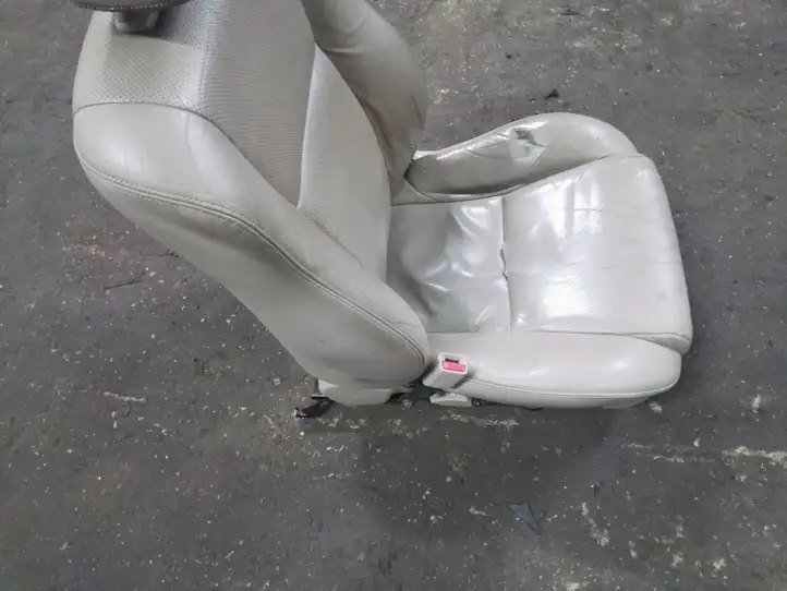 Toyota Avensis T250 (2003 - 2006) Комплект салона — фото 5