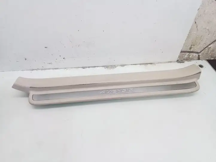 Toyota Avensis T250 (2003 - 2006) 6791305040 Внутренняя отделка переднего порога — фото 1