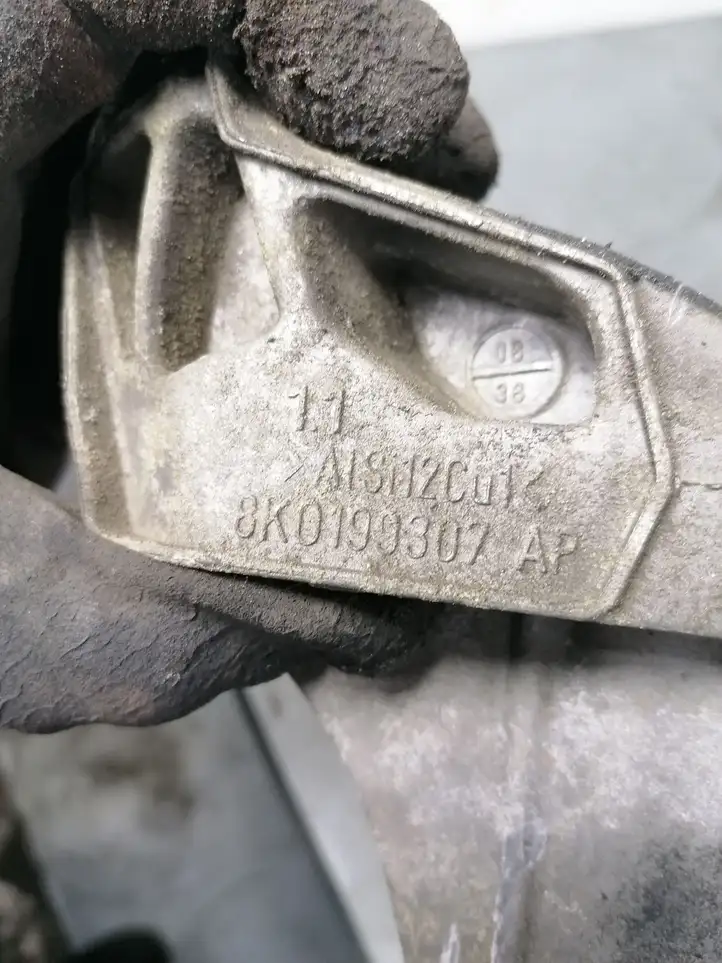 Audi A4 S4 B8 8K (2007 - 2011) 8K0199307AP Кронштейн двигателя — фото 2