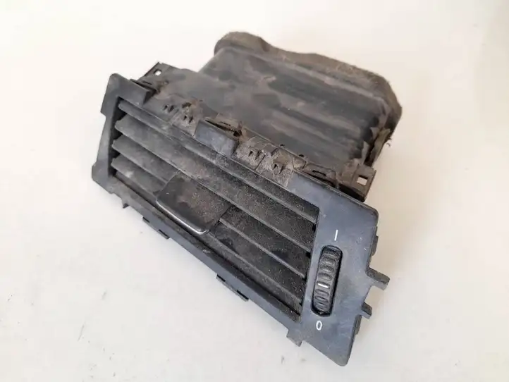 BMW 5 E60 E61 (2004 - 2010) 64226910731 Боковой воздушный дефлектор — фото 1