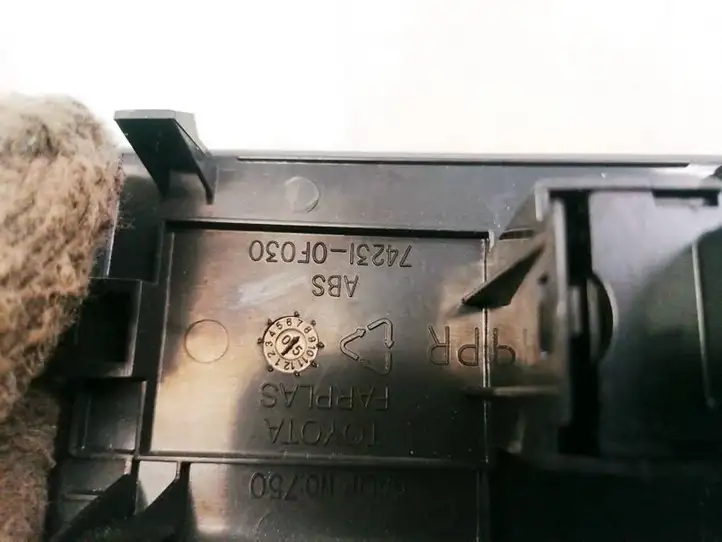 Toyota Corolla Verso AR10 (2004 - 2009) 742310F030 Блок кнопок стеклоподъемников — фото 3