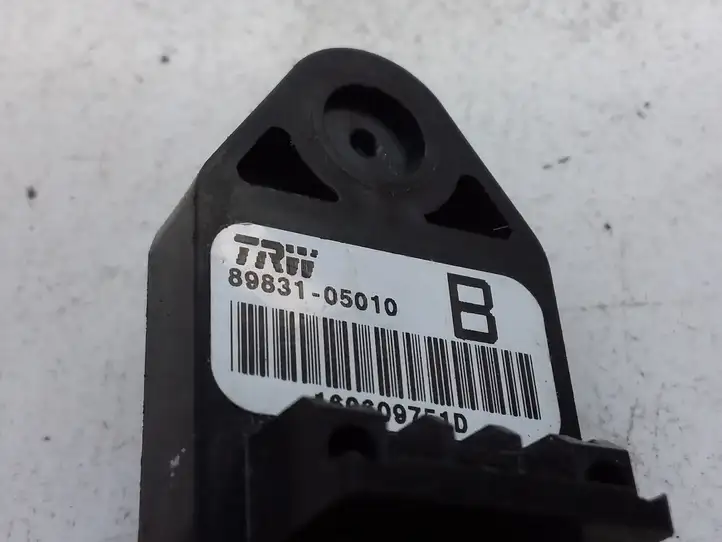 Toyota Corolla Verso AR10 (2004 - 2009) 8983105010 Датчик удара SRS — фото 4