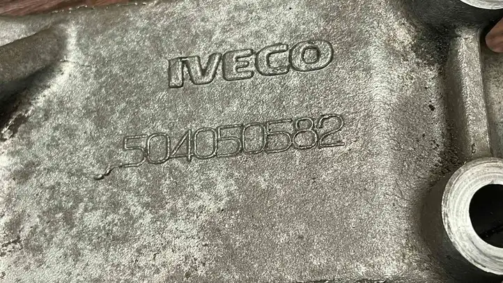 Iveco Daily Daily 35 - 40.10 (2001 - 2016) 504050582 Кронштейн двигателя — фото 2