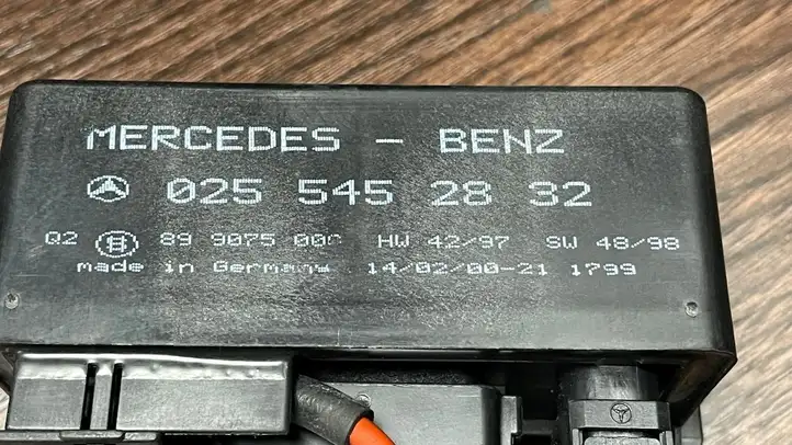 Mercedes-Benz A W168 (1997 - 2004) 0255452832 Реле накала свечей — фото 2