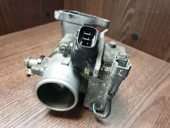 Toyota Corolla Verso E121 (2001 - 2004) 8967221020 Дроссельная заслонка — фото 9