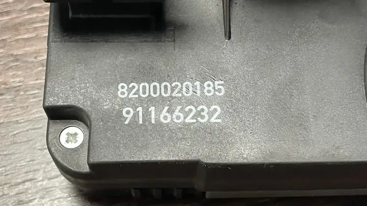 Nissan Primera (2001 - 2008) 8200020185 Замок раздвижной двери — фото 10