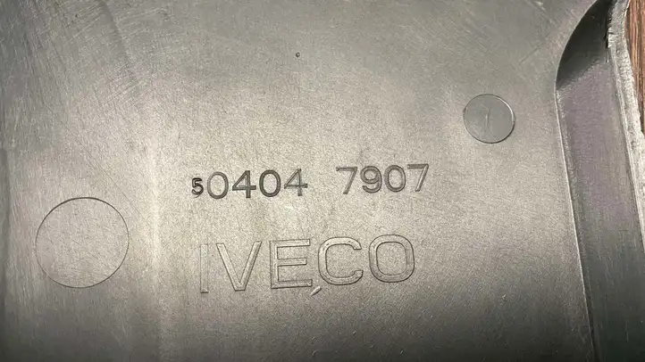 Iveco Daily Daily 35 - 40.10 (2001 - 2016) 504047907 Крышка двигателя декоративная — фото 7