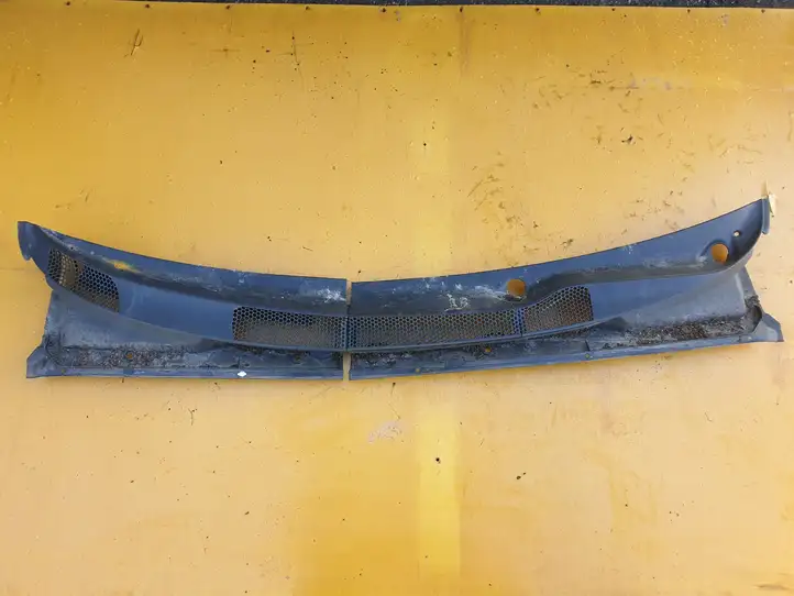 Toyota Yaris (1999 - 2003) 5578152030 Жабо стеклоочистителей — фото 1