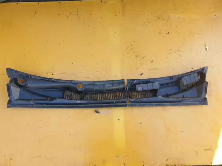 Toyota Yaris (1999 - 2003) 5578152030 Жабо стеклоочистителей — фото 2