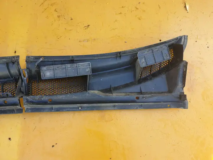 Toyota Yaris (1999 - 2003) 5578152030 Жабо стеклоочистителей — фото 4
