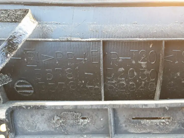 Toyota Yaris (1999 - 2003) 5578152030 Жабо стеклоочистителей — фото 6