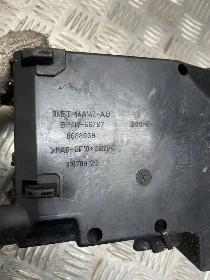 Mazda 3 I (2003 - 2006) 3M5T14A142AB Блок предохранителей — фото 2