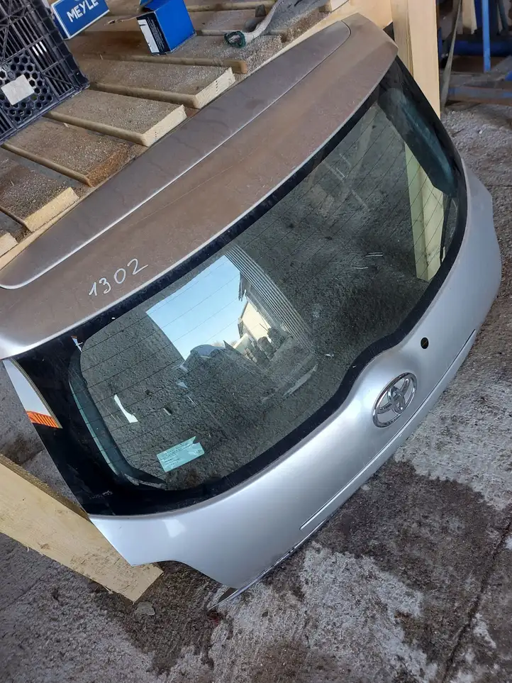 Toyota Auris 150 (2006 - 2012) Крышка багажника — фото 5