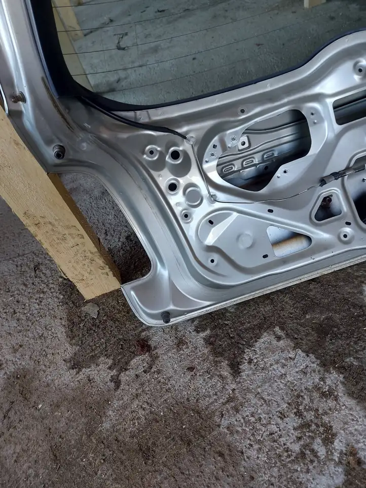 Toyota Auris 150 (2006 - 2012) Крышка багажника — фото 7