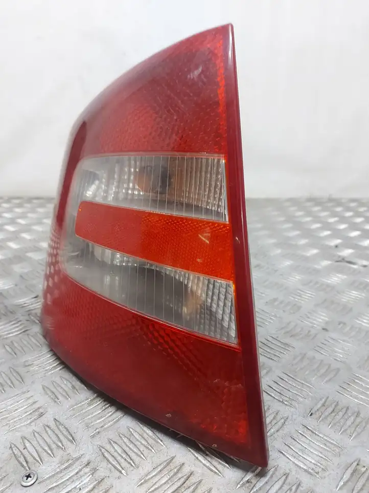 Skoda Octavia Mk2 (1Z) (2004 - 2013) 1Z5945095A Задний фонарь в кузове — фото 5