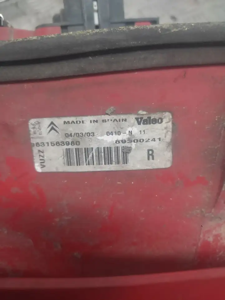 Citroen Xsara Picasso (1999 - 2012) 9631563980 Задний фонарь в кузове — фото 3