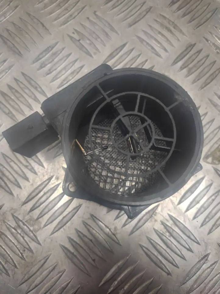 Hyundai Trajet (2004 - 2007) 707759110 Датчик массового расхода воздуха — фото 3