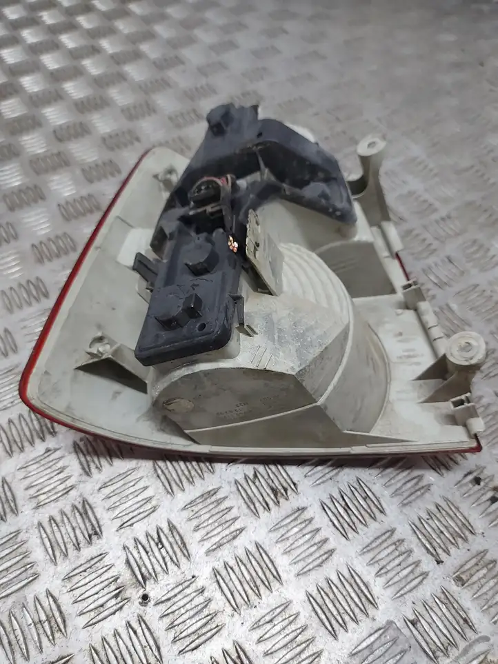 Volkswagen Touran I (2003 - 2010) 1T0945096G Задний фонарь в кузове — фото 6