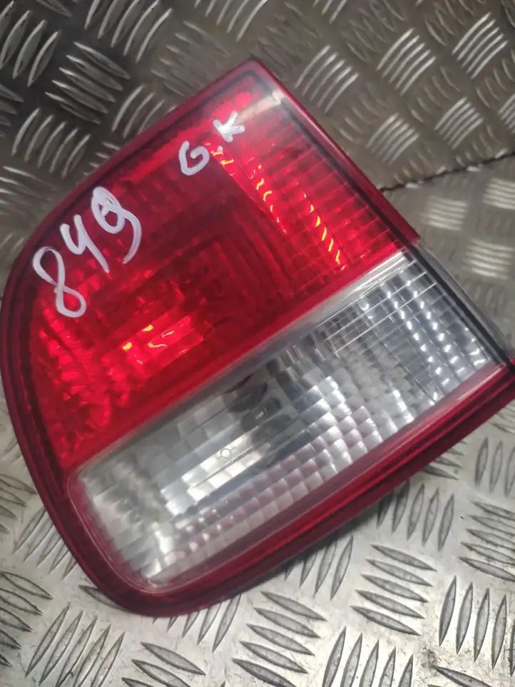 Seat Leon (1M) (1998 - 2006) 1M6945091B Задний фонарь в крышке багажника — фото 1