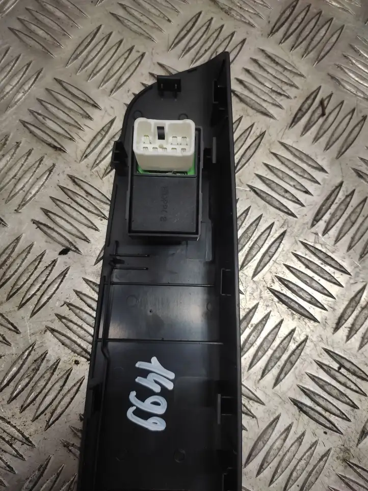 Kia Ceed (2006 - 2010) 823611H000 Кнопка стеклоподъемников — фото 2