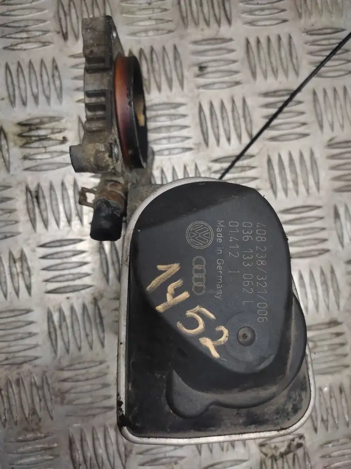 Volkswagen New Beetle (1997 - 2005) 036133062L Дроссельная заслонка — фото 2