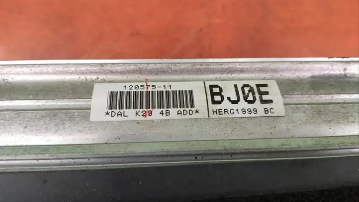 Mazda 323 F (1994 - 2000) BJ0E57K70C Подушка безопасности пассажира — фото 2