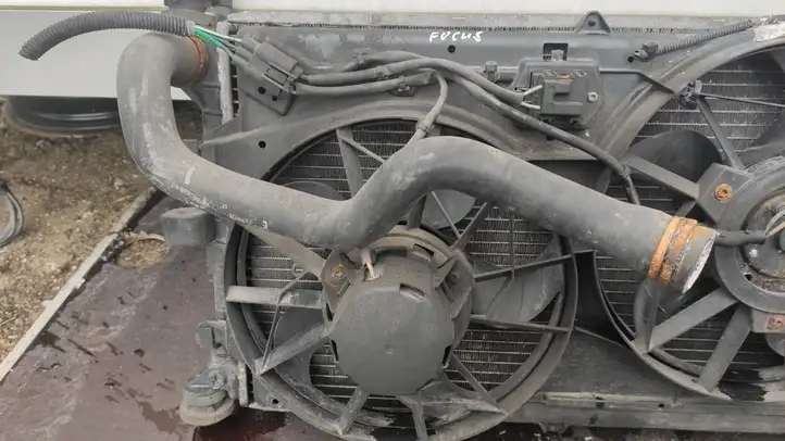 Ford Focus (1998 - 2004) ME98AB8005MF Радиатор охлаждающей жидкости двигателя — фото 2