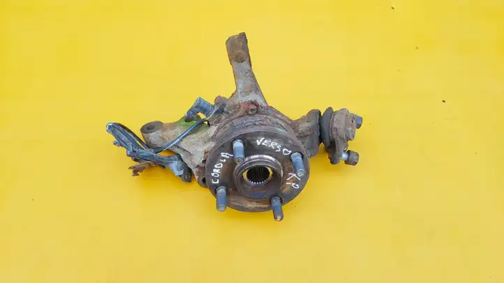 Toyota Corolla Verso E121 (2001 - 2004) 4321219015 Ступица колеса — фото 1