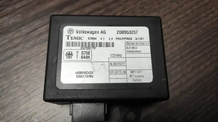 Volkswagen II LT (1996 - 2007) 2D0953257 Блок иммобилайзера — фото 2