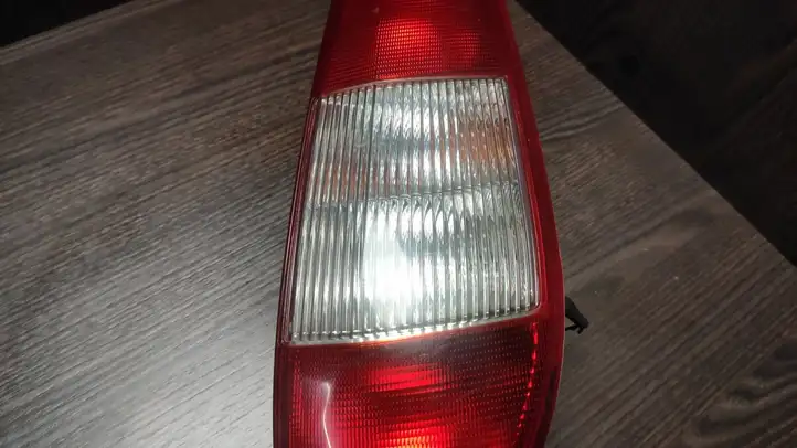 Ford Mondeo Mk III (2000 - 2007) 1S7113404C Задний фонарь в кузове — фото 3